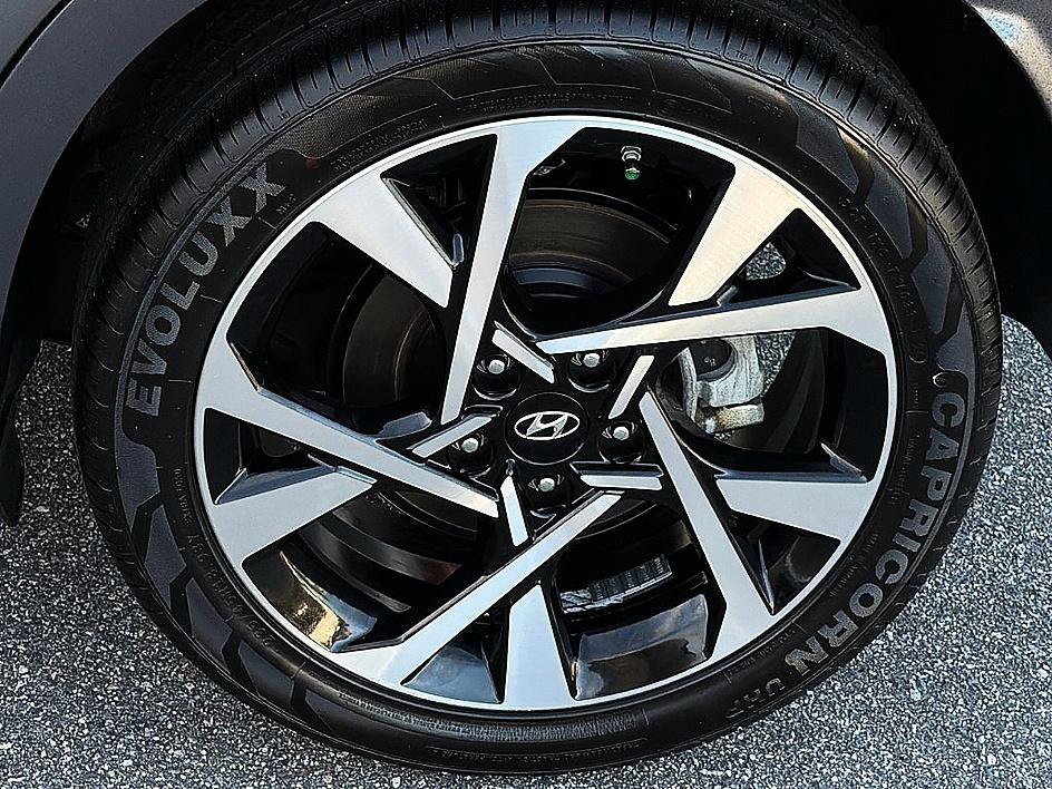 Used 2023 Ecotronic Gray Hyundai Limited image 6