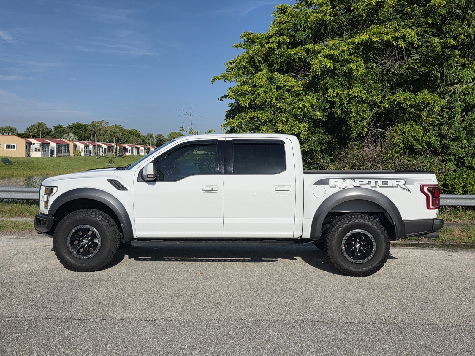 Used 2017 Oxford White Ford Raptor image 7