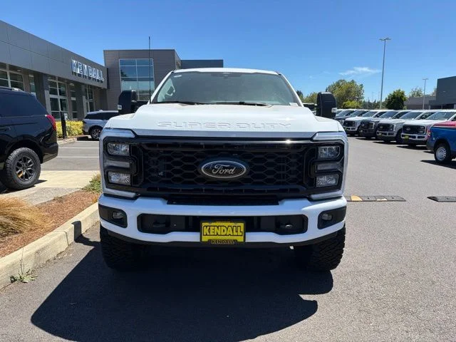 New 2026 Oxford White Ford XLT image 2