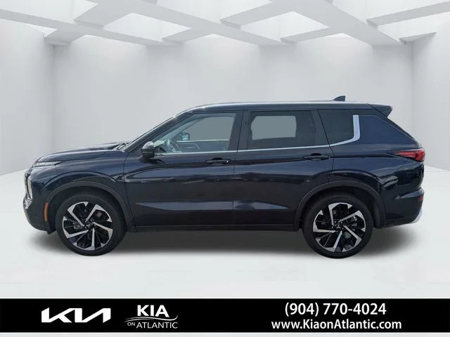 Used 2024  Mitsubishi SE Black Edition image 6