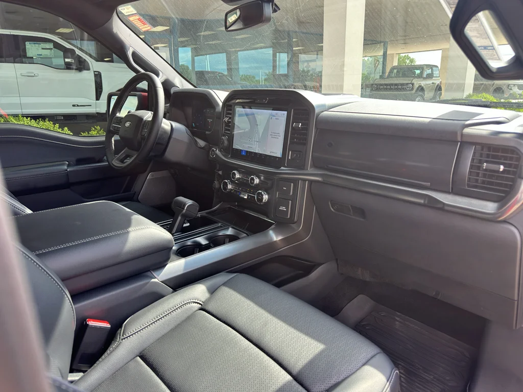 New 2025 Rapid Red Metallic Tinted Clearcoat Ford Lariat® image 32