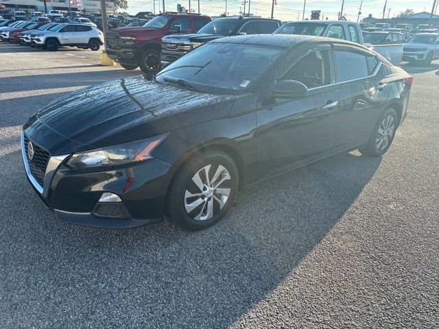 Used 2022 Black Nissan 2.5 S image 3