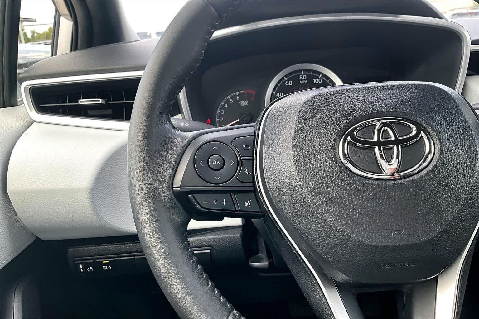 Used 2022 Classic Silver Metallic Toyota SE image 24