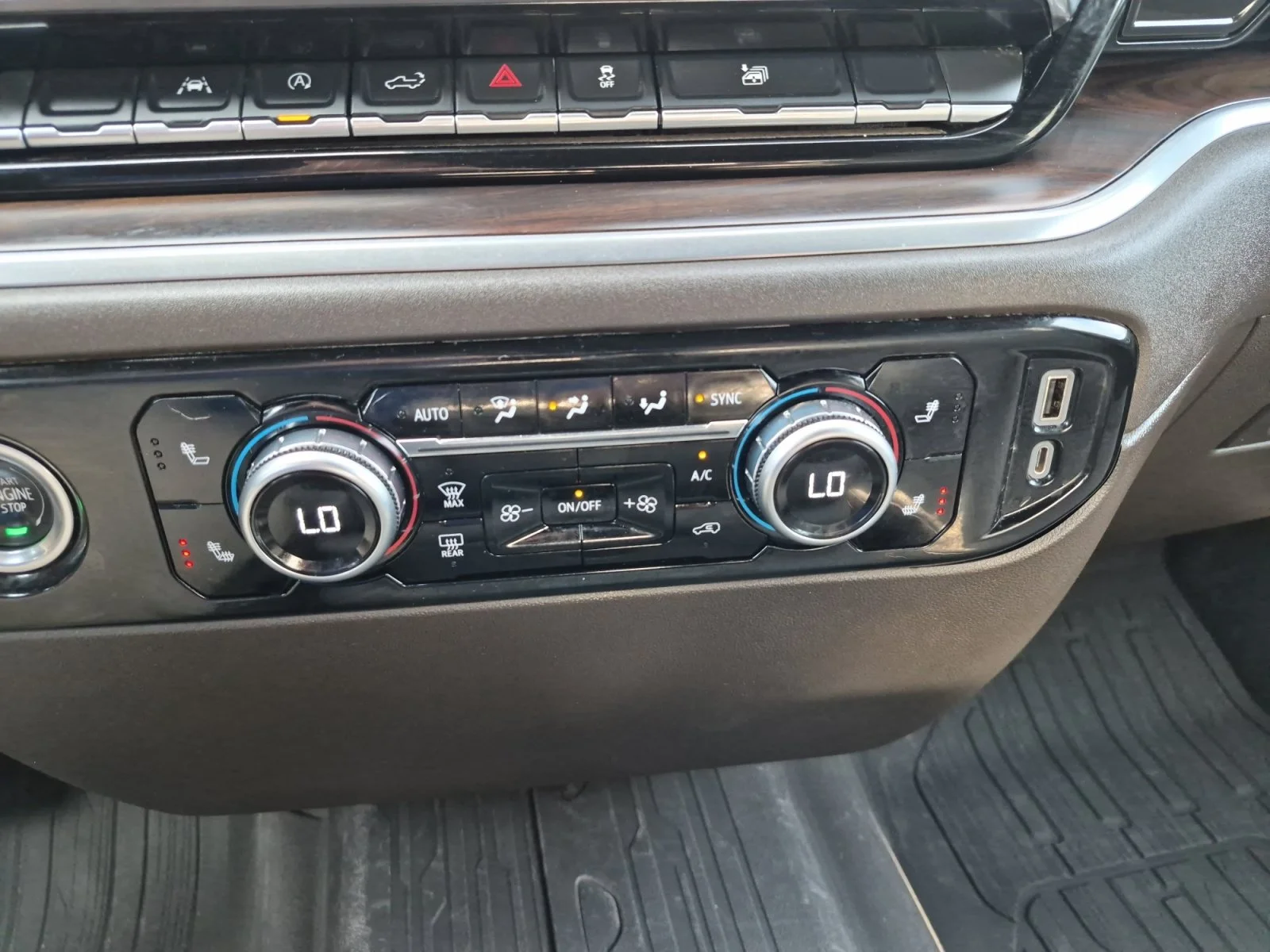 Used 2022 Quicksilver Metallic GMC SLT image 16