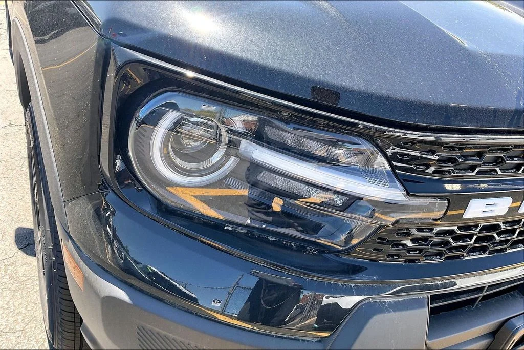 New 2025 Shadow Black Ford Outer Banks® image 29
