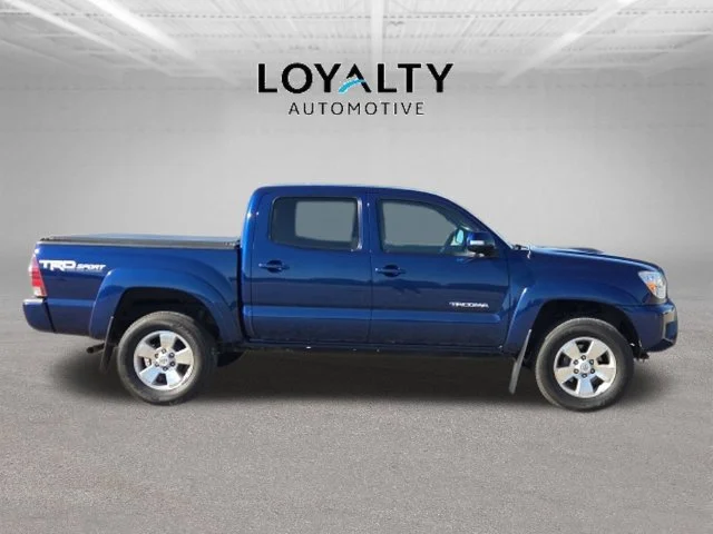 Used 2015 Blue Toyota PreRunner image 6