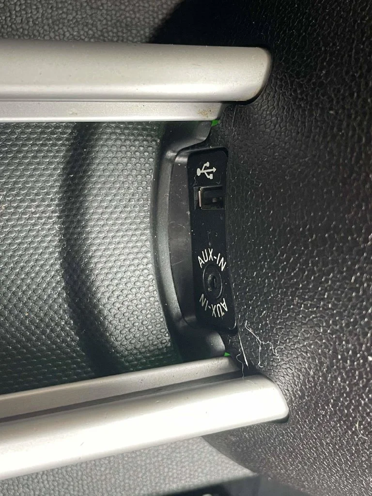 Used 2013 Blue MINI Base image 26
