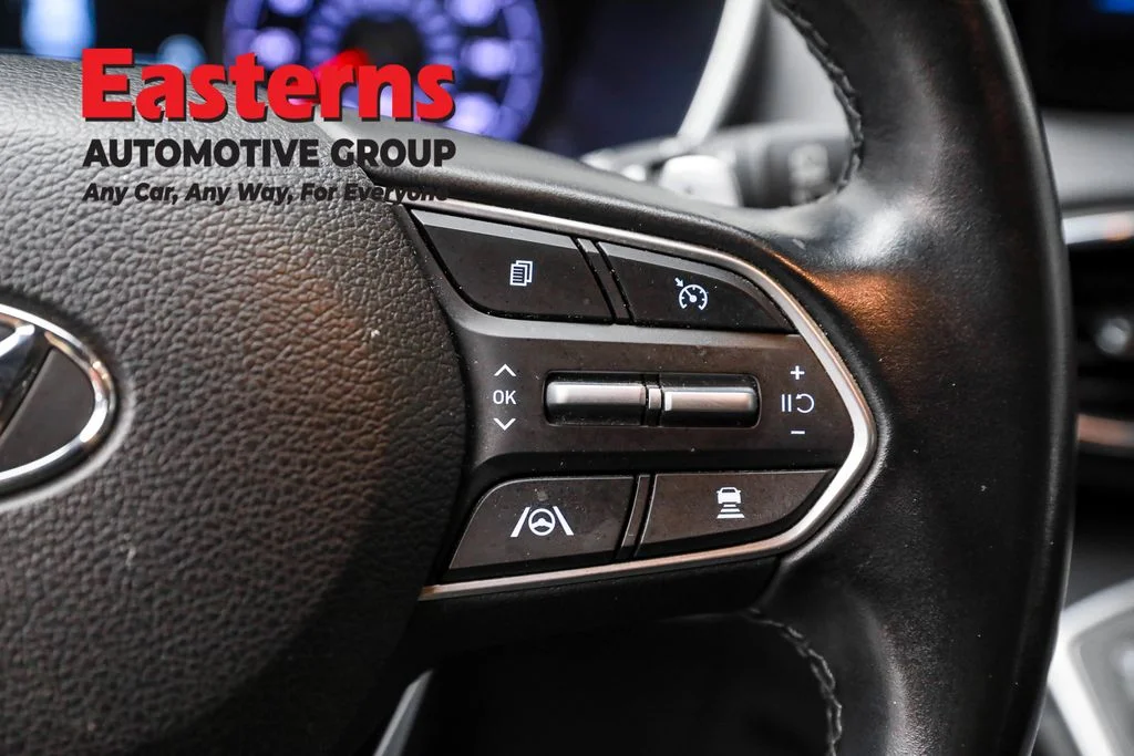 Used 2023 Black Hyundai SEL image 16