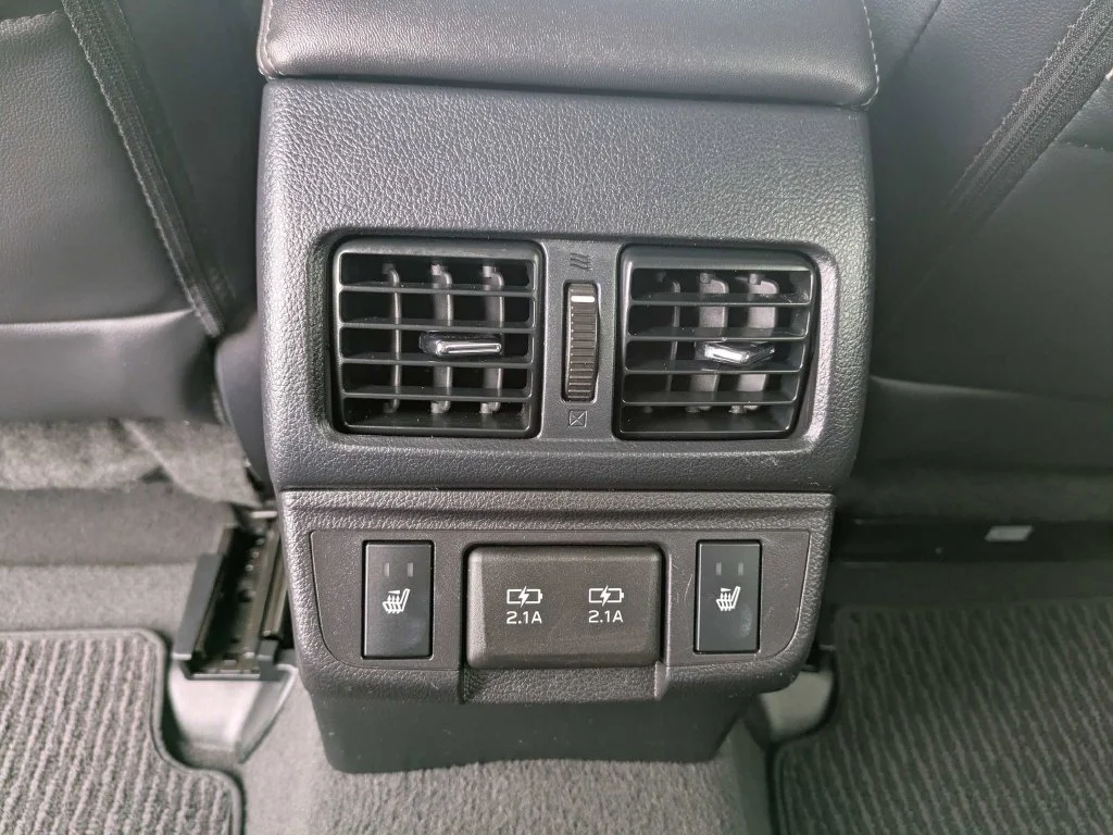 Used 2019 White Subaru 2.5i image 17