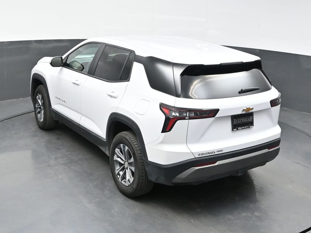 Used 2025 White Chevrolet LT image 37