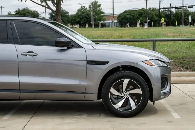 2026 Jaguar F-Pace R-Dynamic S - Photo 9