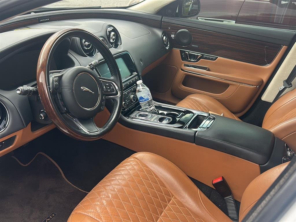 Used 2018 Fuji White Jaguar XJL Portfolio image 7