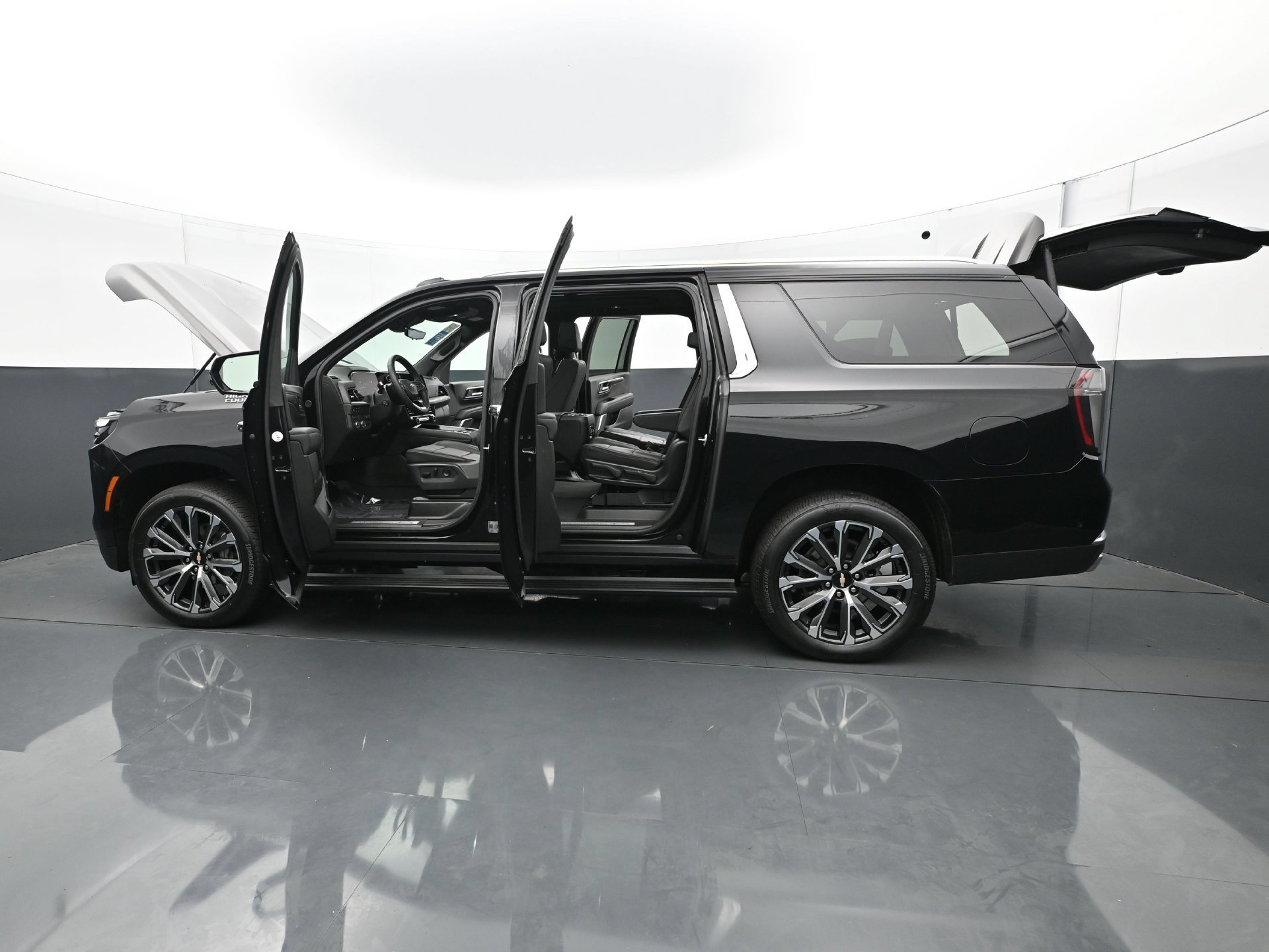 Used 2025 Black Chevrolet High Country image 35