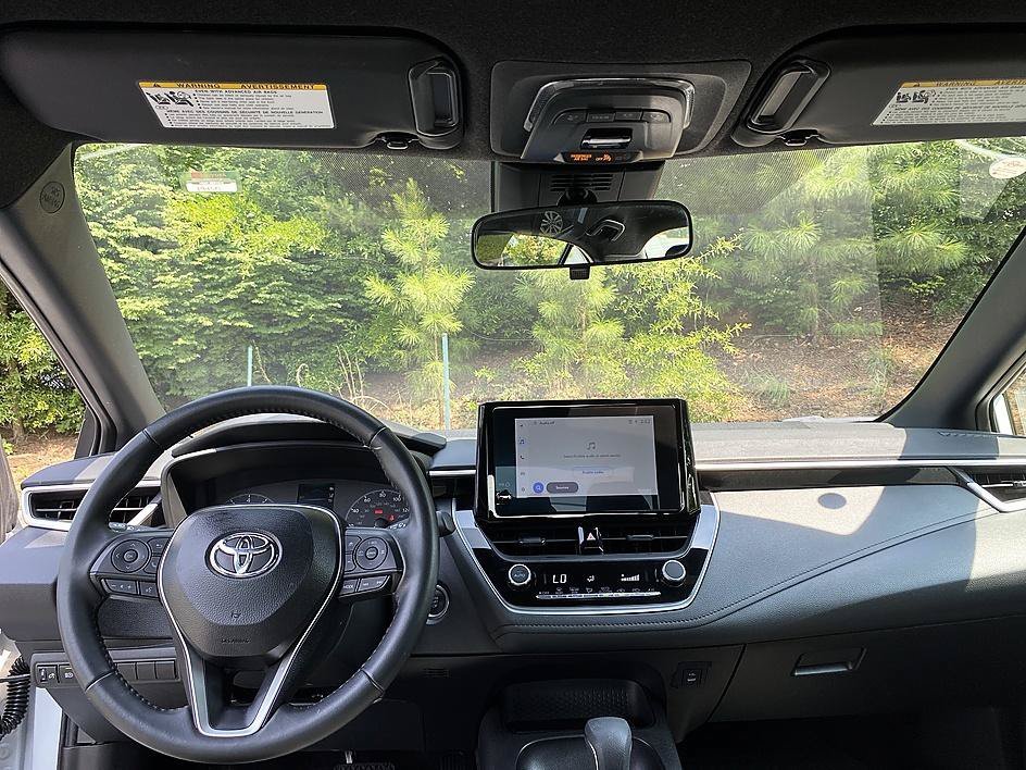 Used 2025 Ice Toyota SE image 22