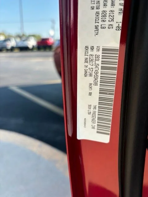 Used 2009 Inferno Red Crystal Pearl Dodge R/T image 8