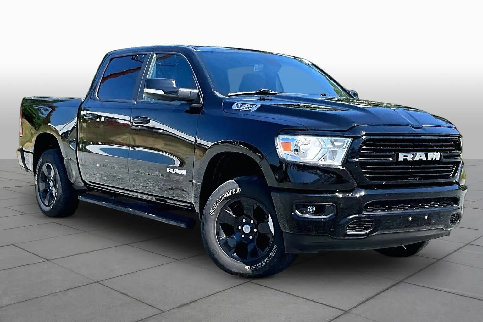 Used 2019 Diamond Black Crystal Pearlcoat Ram Big Horn/Lone Star image 3