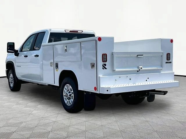 New 2026 Summit White Chevrolet WT image 4