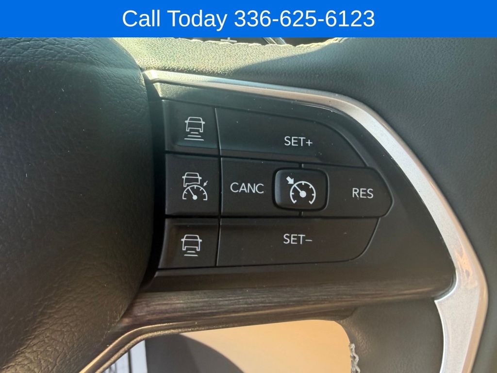 Used 2023 White Jeep Limited image 18