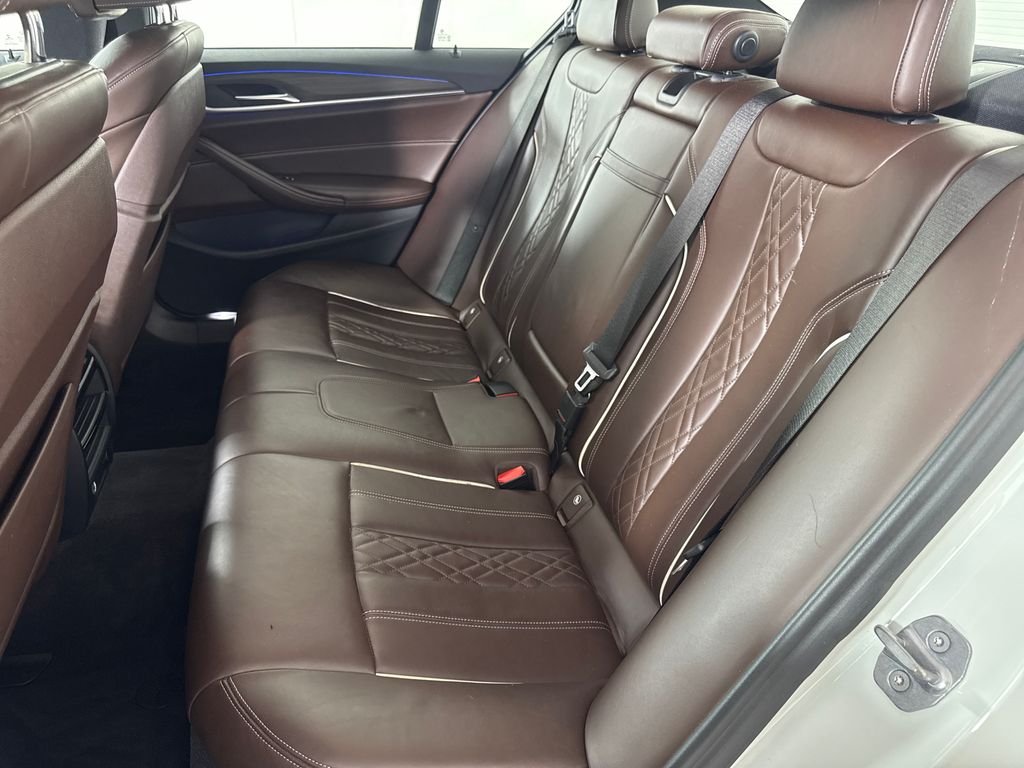 2018 BMW 5 Series 530e - Photo 13