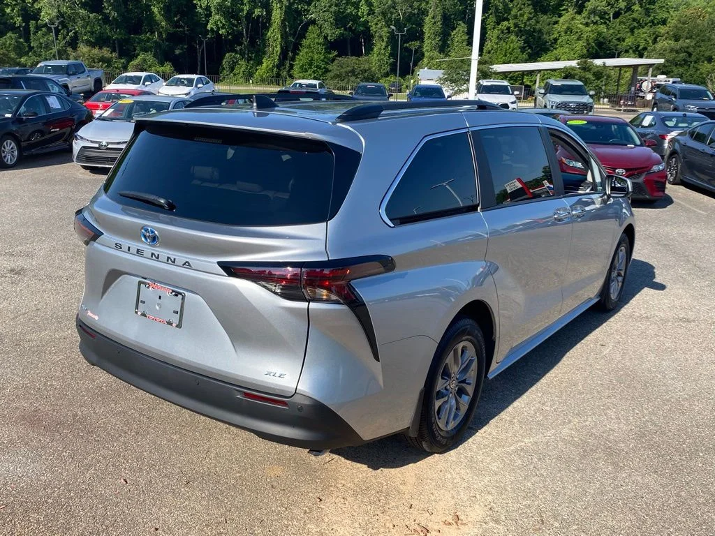 Used 2025 Silver Toyota XLE image 17