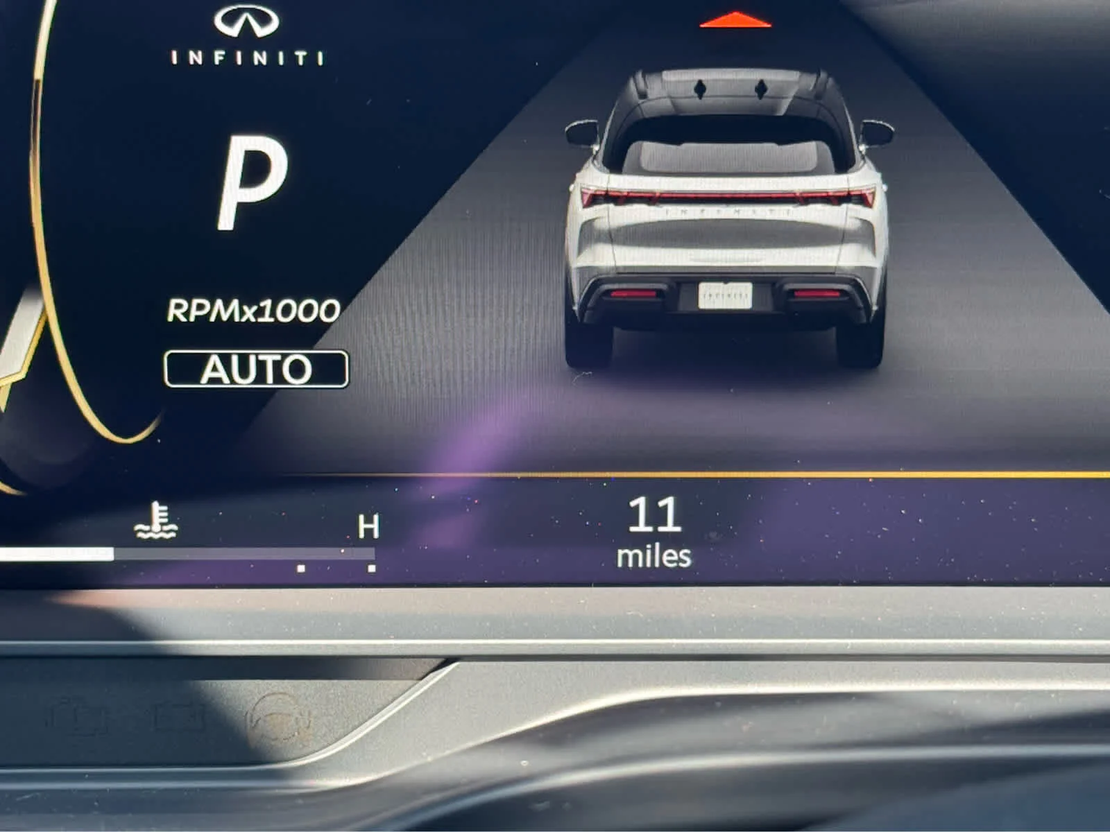 New 2027 GRAPHITE SHADOW INFINITI Luxe AWD image 8