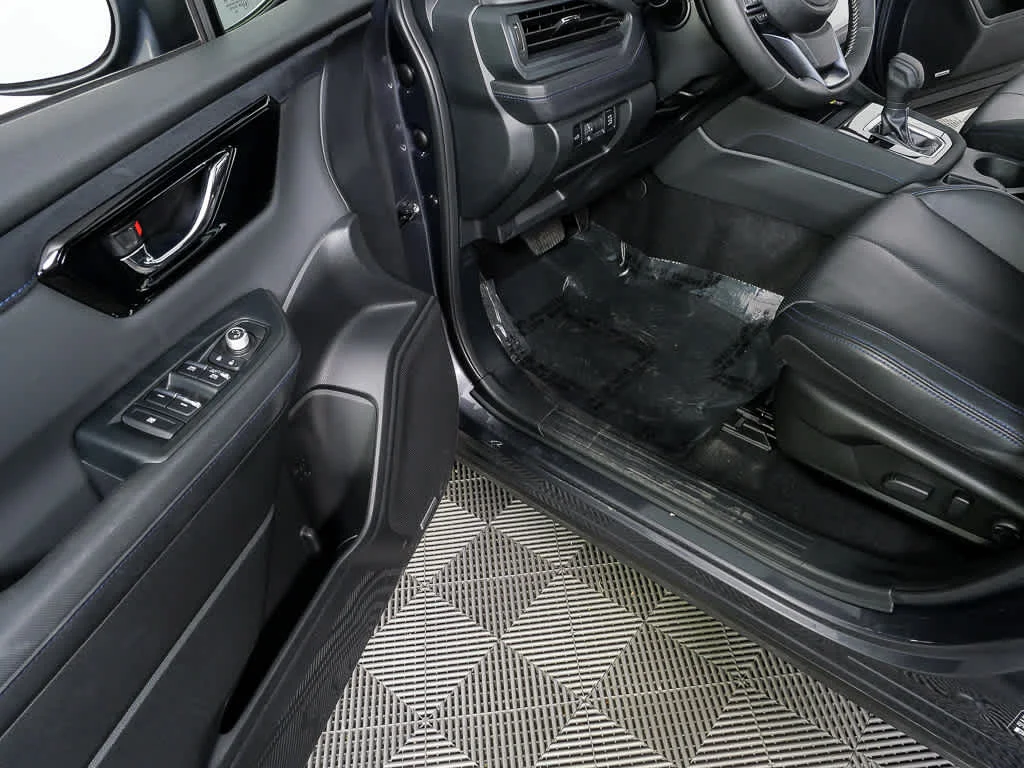 Used 2025 Magnetite Gray Metallic Subaru Limited image 7
