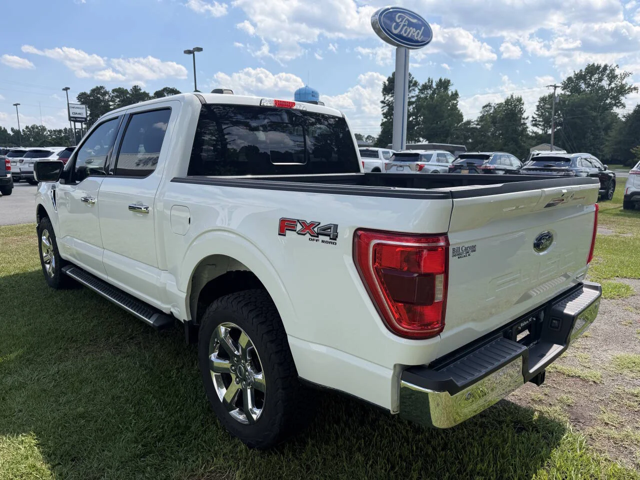 Used 2023 White Ford XLT 4x4 4dr SuperCrew 5.5 ft. SB image 24