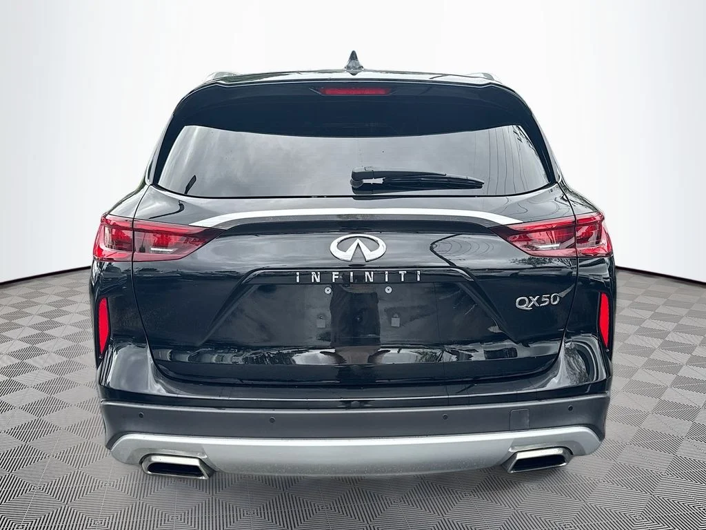 Certified Used 2023 Black INFINITI LUXE image 7