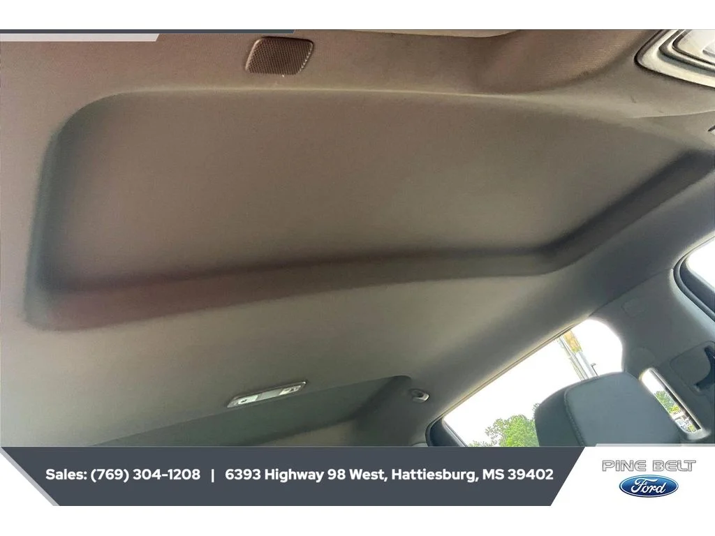 Used 2021 BLACK Chevrolet RST image 17