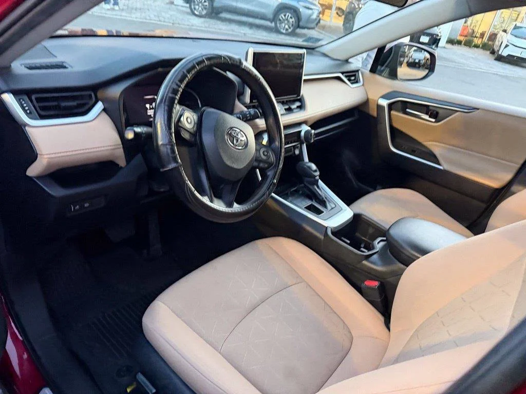 Used 2024 Pearl Toyota XLE image 4