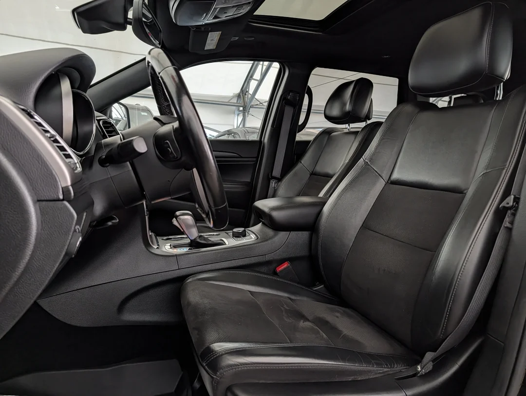 Used 2020 Black Jeep Altitude - - 4x4 - Leather Seats - Power Sunroof - Navigation & More! image 15