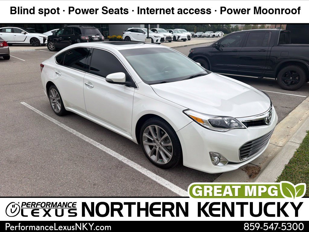 Used 2014 Blizzard Pearl Toyota XLE image 1