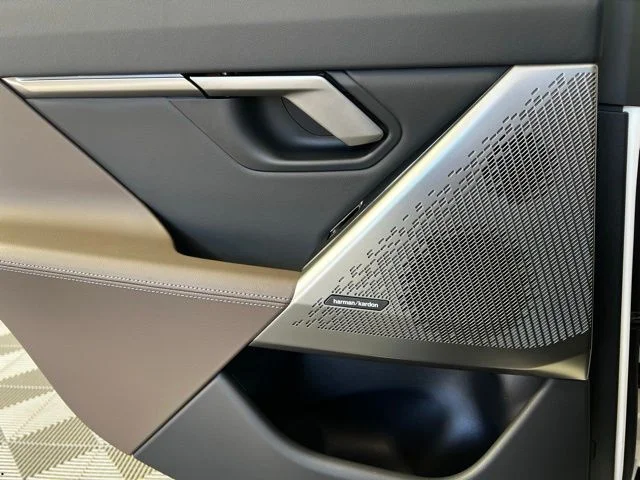 New 2026 Alpine White BMW 530i image 39