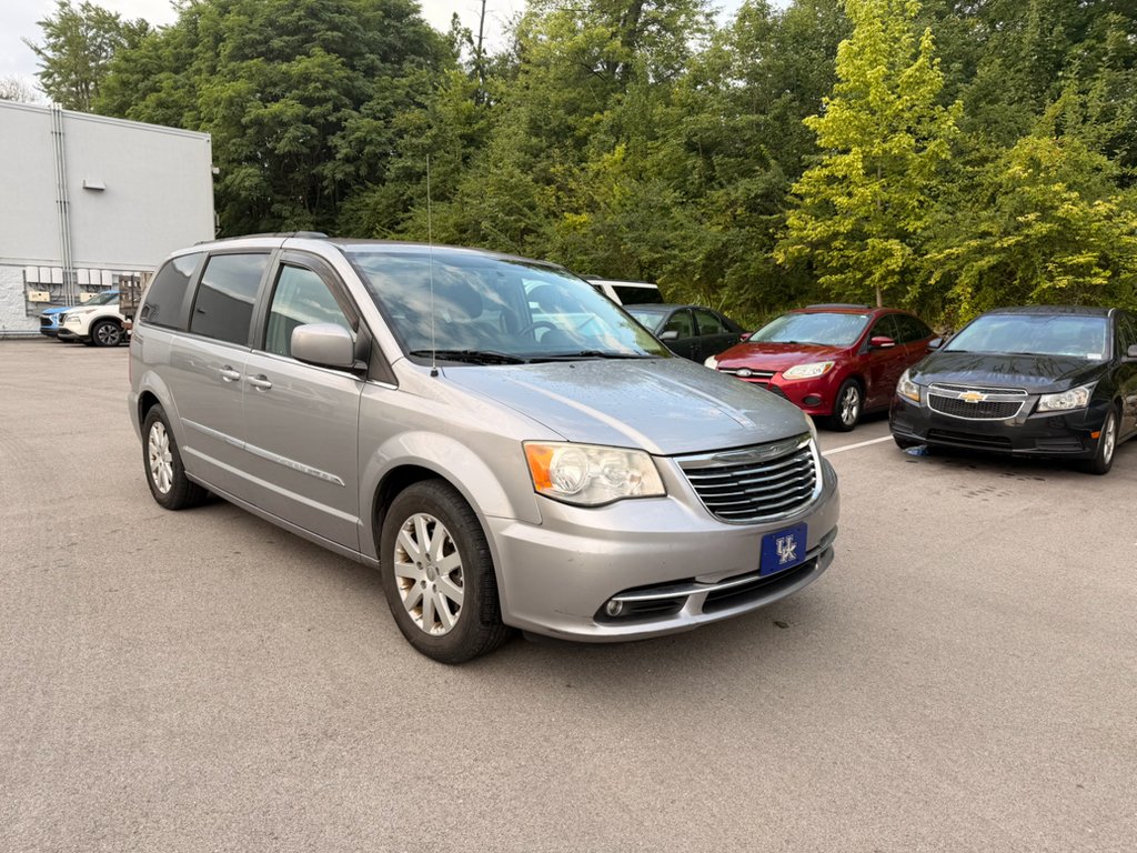Used 2013 Billet Silver Metallic Clearcoat Chrysler Touring image 3