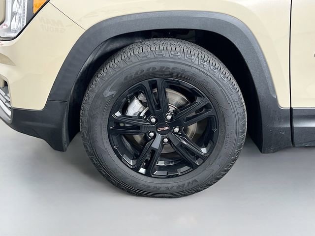 Used 2023 Desert Sand Metallic GMC AT4 image 29