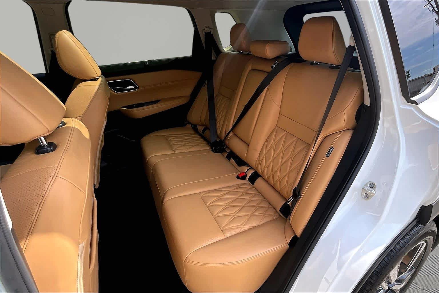 Used 2023 Pearl White Tricoat/Super Black Nissan Platinum image 21