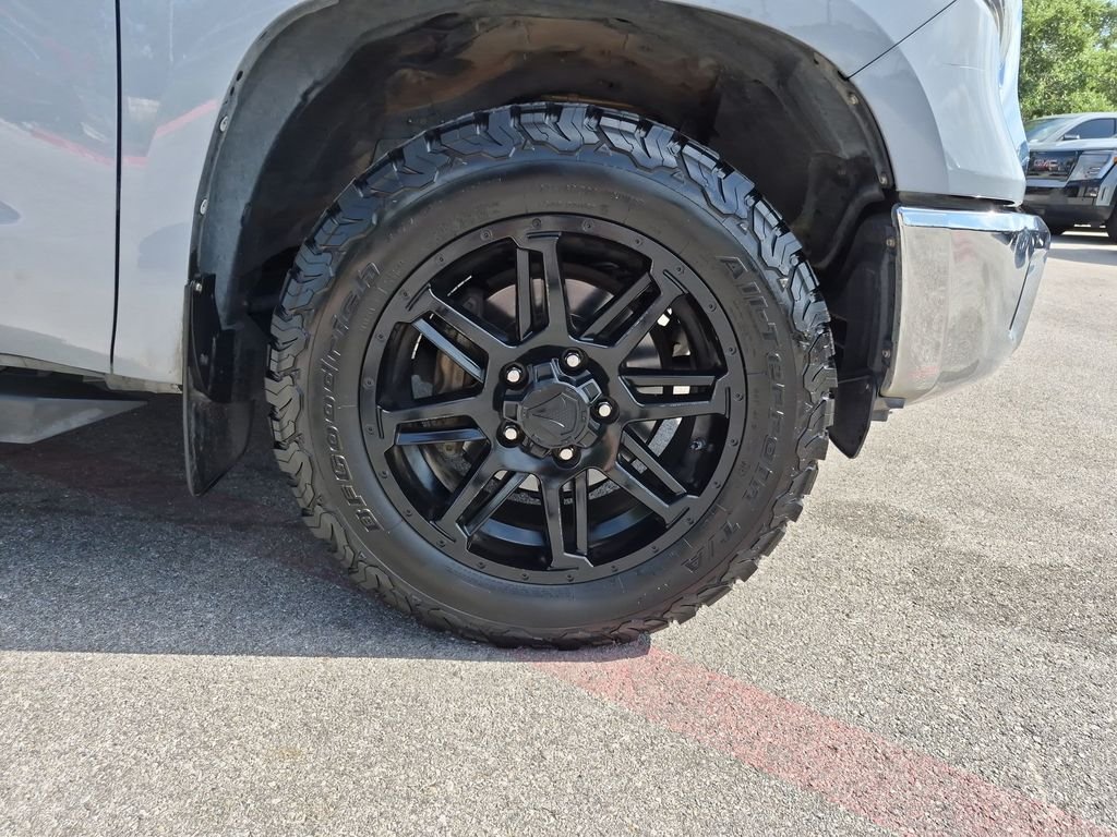 Used 2019 Gray Toyota SR5 image 16