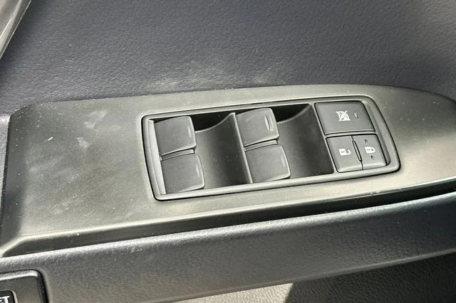 Used 2022  Lexus 460 image 13