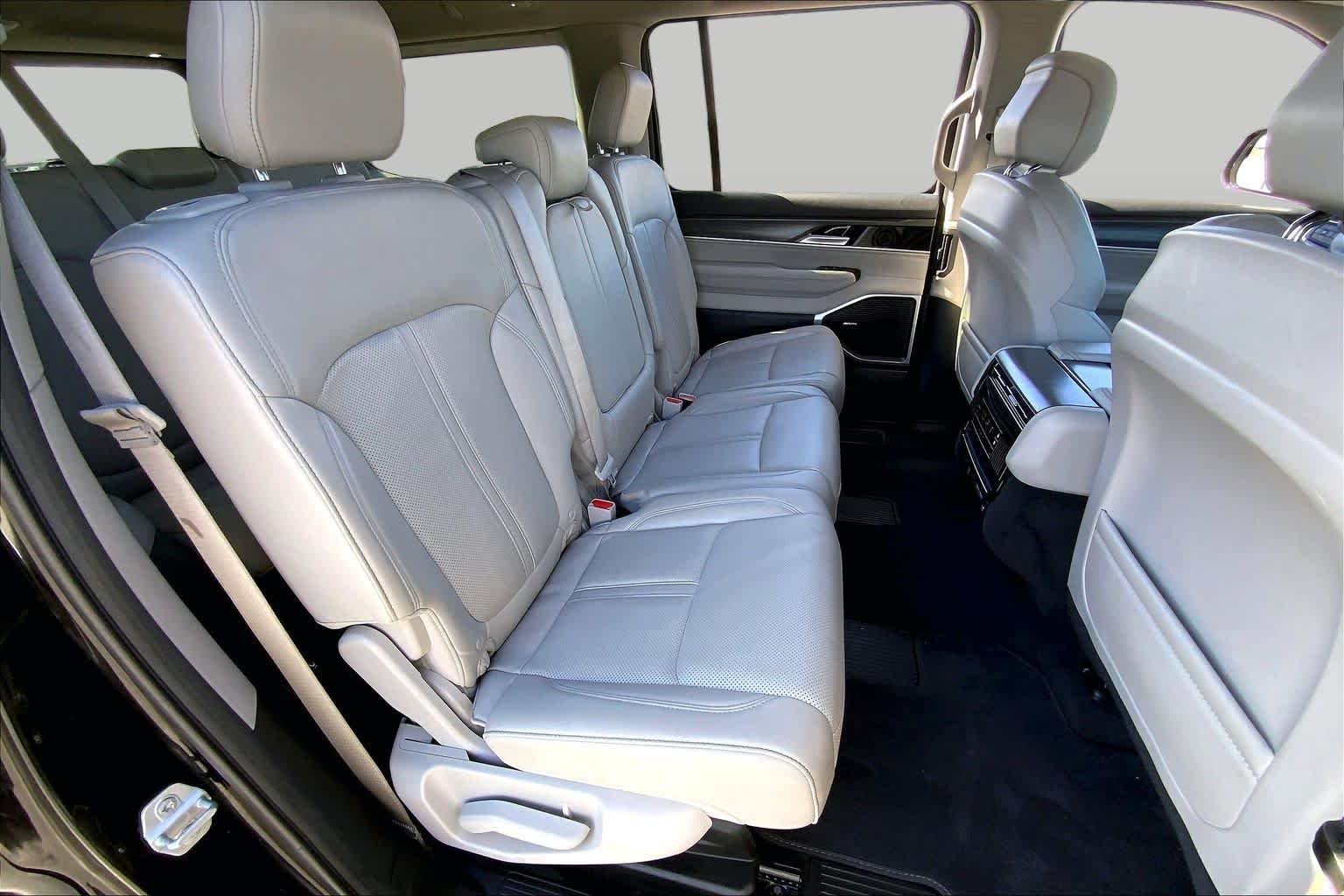 Used 2024 Diamond Black Crystal Pearlcoat Jeep Series II image 19
