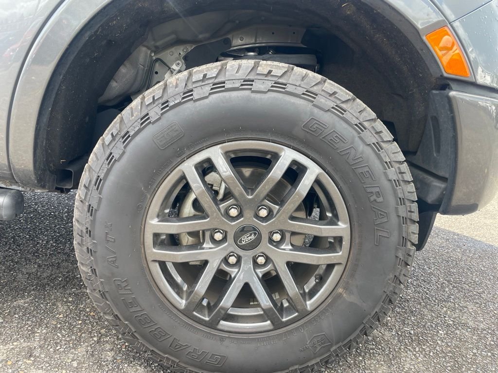 Used 2023 Carbonized Gray Metallic Ford Lariat image 21