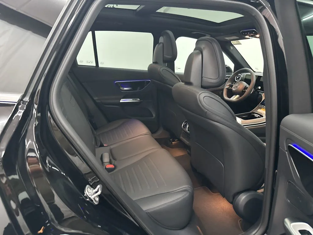 New 2026 Black Mercedes-Benz GLC 300 image 22