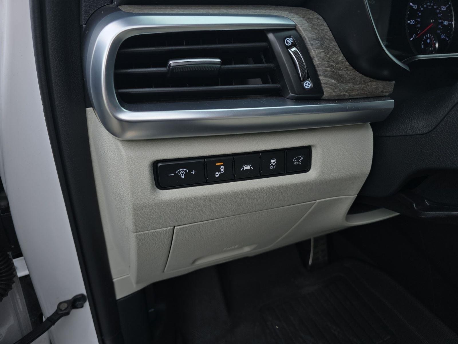Used 2021 Glacial White Pearl Kia SX image 22