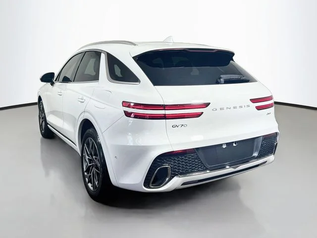 Used 2023 White Genesis 2.5T image 7