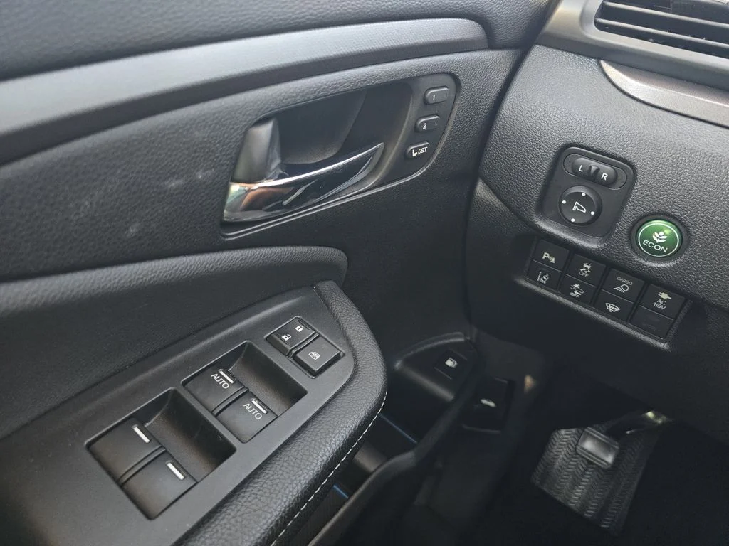 Used 2022 Pacific Pewter Metallic Honda RTL-E image 22