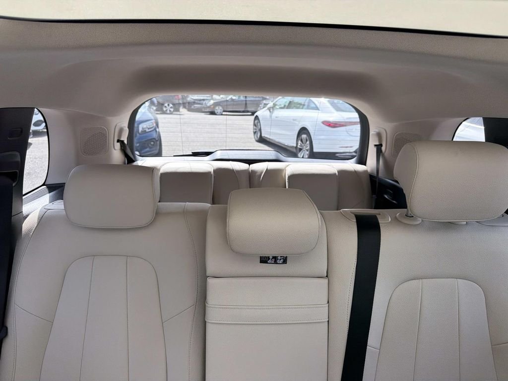 Certified Used 2023 White Mercedes-Benz GLB 250 image 9
