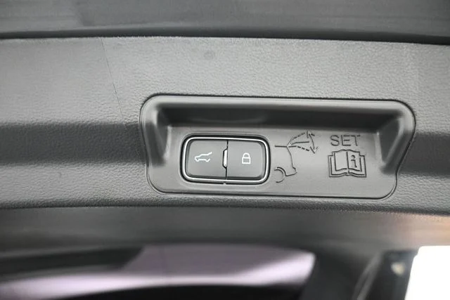 Certified Used 2025 Carbonized Gray Metallic Ford ST-Line image 28