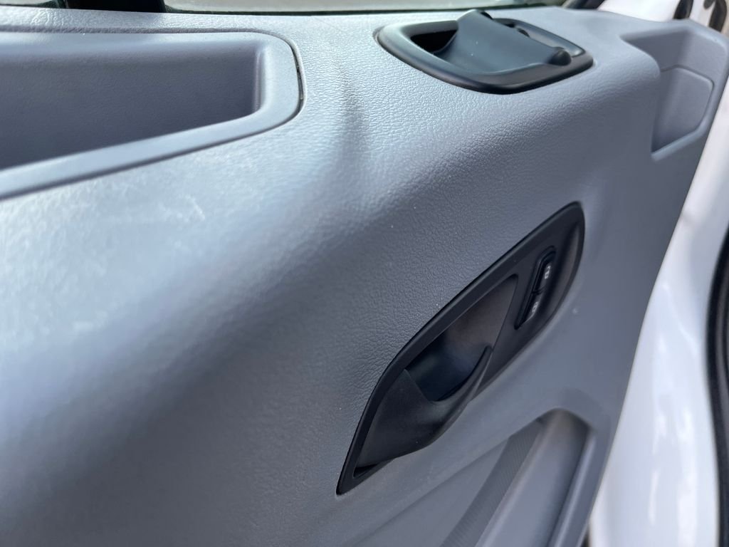Used 2016 White Ford XL image 10