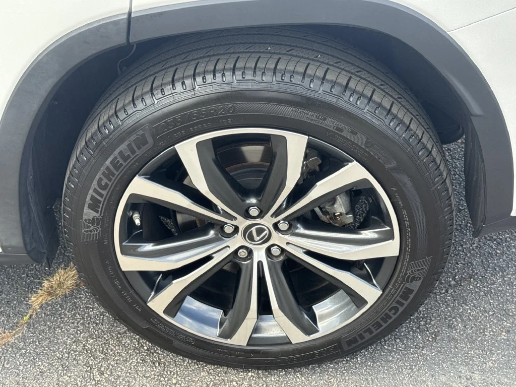 Used 2022 White Lexus 350L image 19