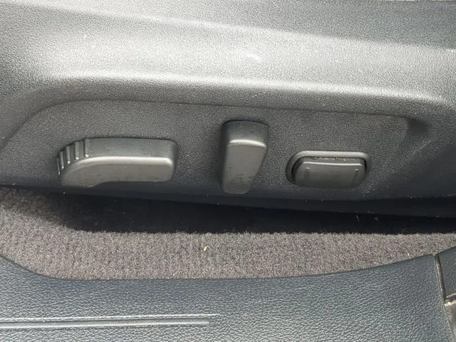 Used 2018 Blue Subaru 2.5i image 17