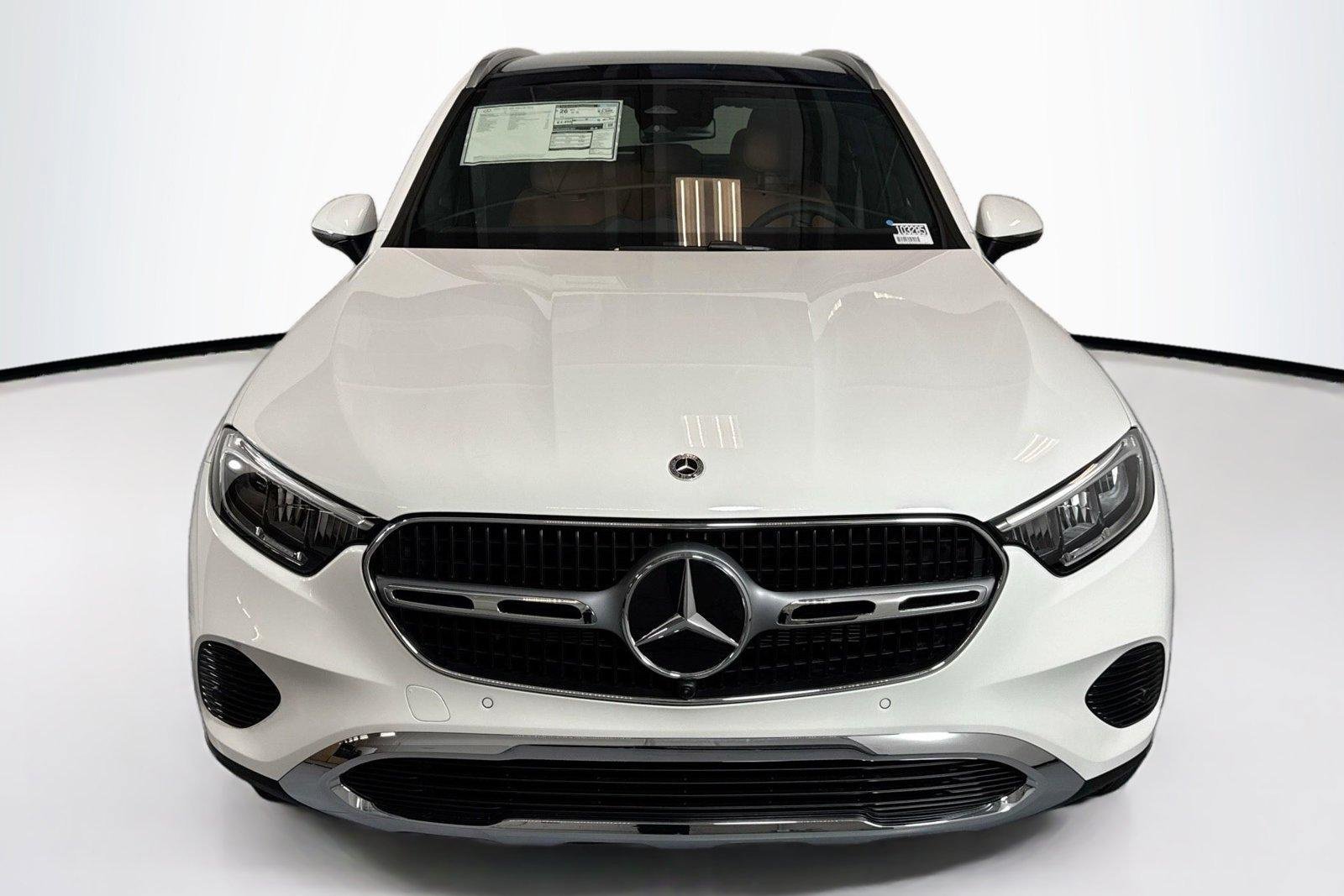 New 2026 Polar White Mercedes-Benz GLC 300 image 2